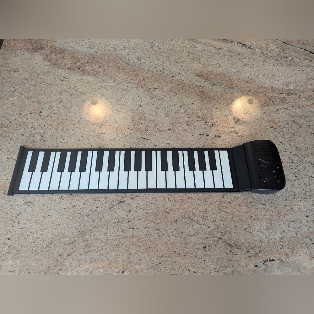 LIKE NEW Table Top Roll Up Piano